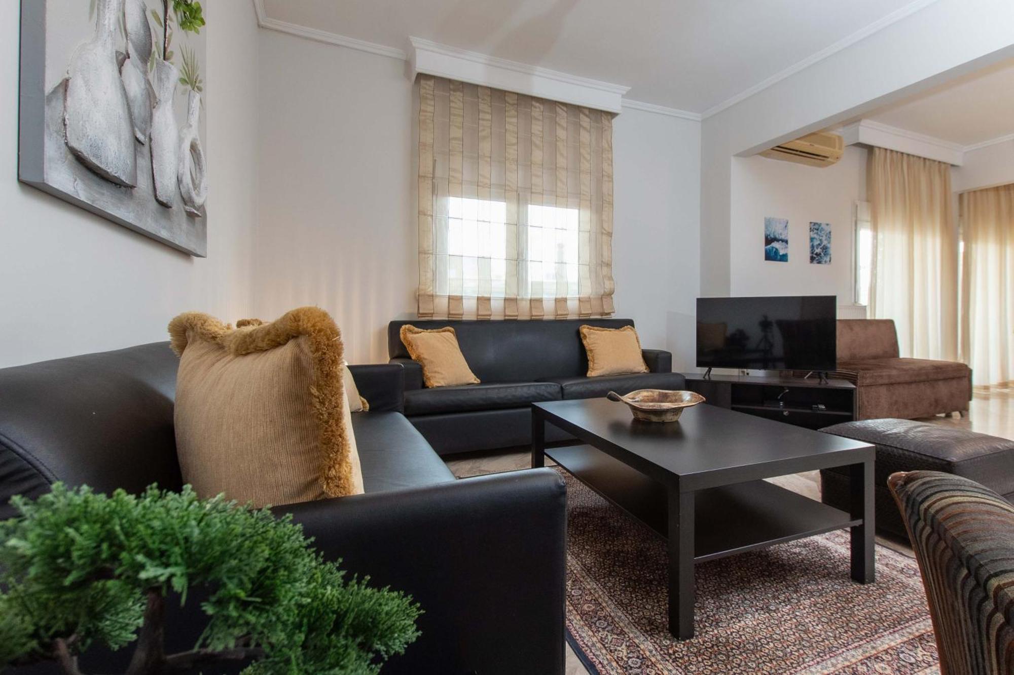 My House * Salonic